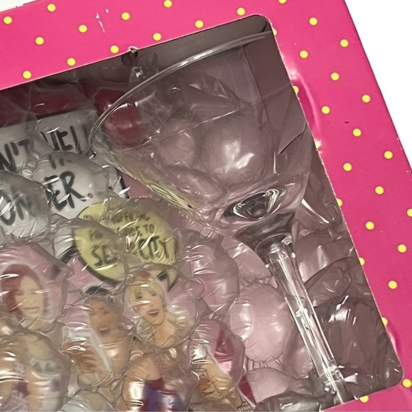 Sex and the City Book and Cocktail Glass Gift Box Set - Picture 6 of 10